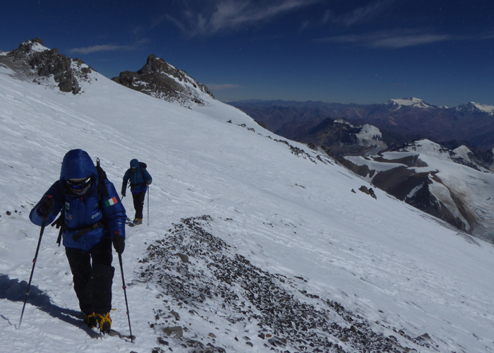 Cold weather at 6400m on Aconcagua.