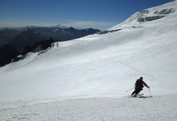 David skiing down Mururata at about 5400m.