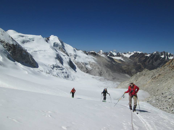 Skinning at 5300m on Jishka Pata in the Khara Khota valley. The peak on the left is another one we've skiied before, Janco Huyo, 5512m.