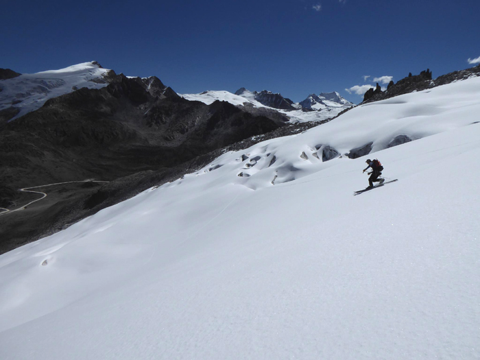 Skiing at 5000m on Wila Llojeta, Khara Kota valley Bolivia. 