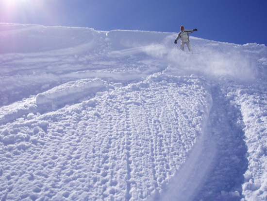 great powder and cornices off-piste.!