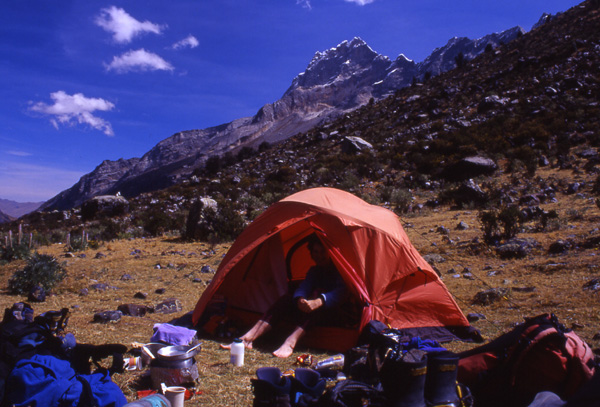 The first campsite at Llamacorral on the way to Alpamayo